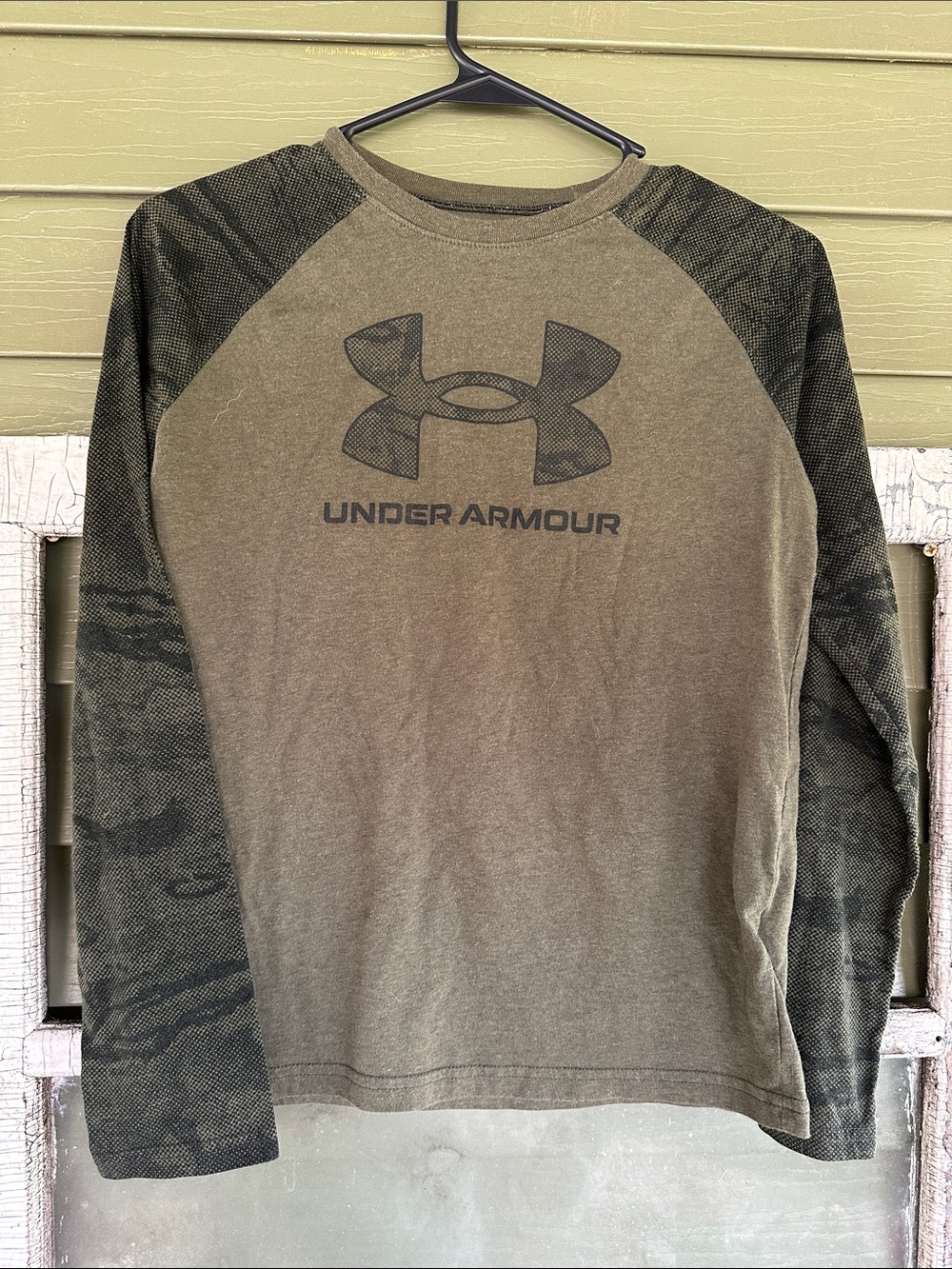 Under Armour Olive Camo Raglan Logo Long Sleeve